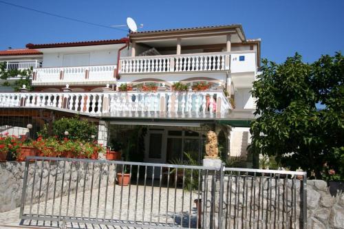 Apartment In Zestilac/insel Krk 13426