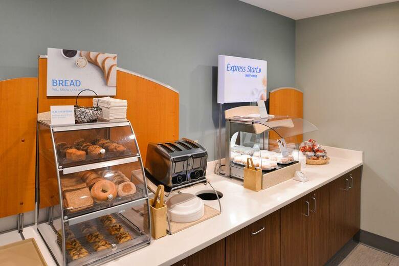 Holiday Inn Express Hotel & Suites Clifton Park
