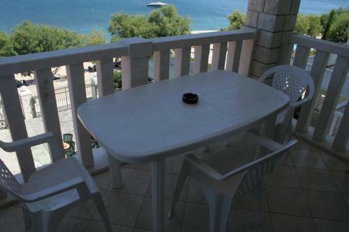 Apartments By The Sea Rogoznica - 4255