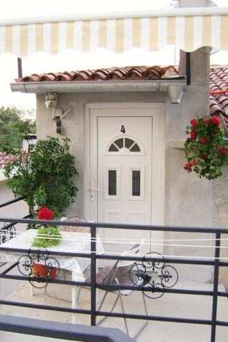 Apartments By The Sea Valun (cres) - 8086