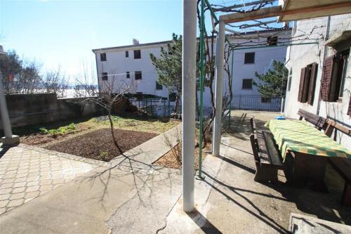 Apartment In Dramalj 5784