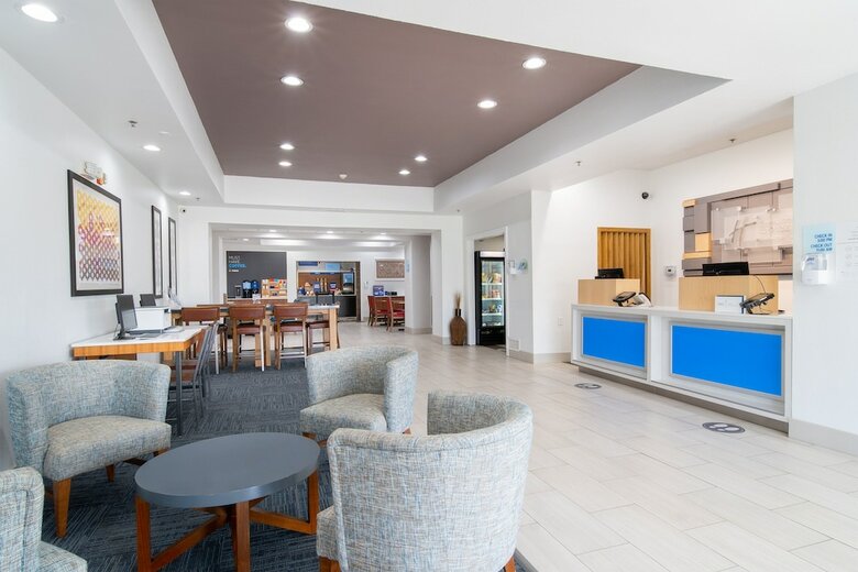 Holiday Inn Express Hotel & Suites Bedford
