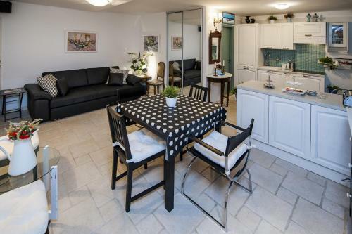 Apartment Art