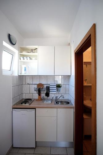 Studio Apartments Shanti