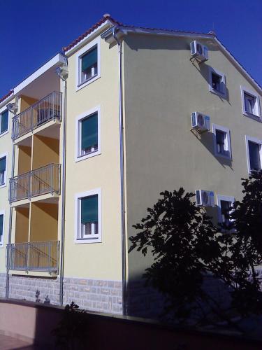Apartments Marina