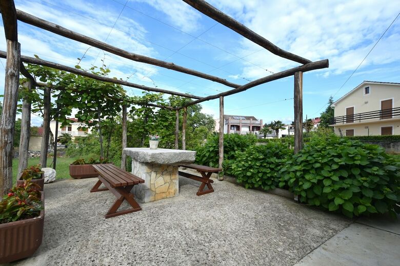 Apartment Biserka