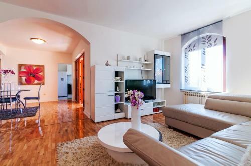 Apartments An?elo
