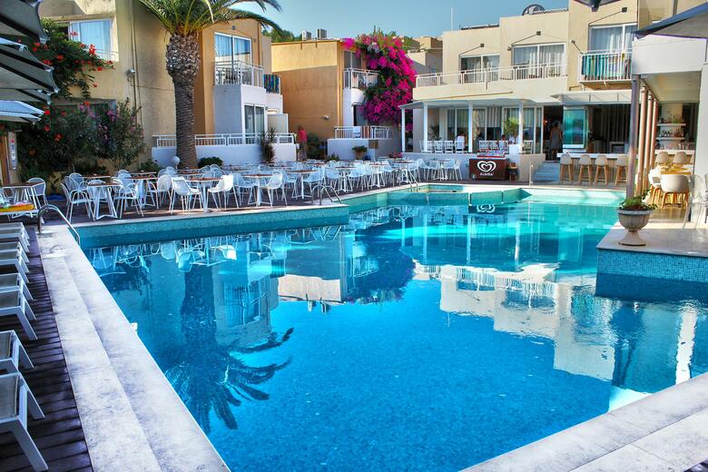 Nefeli Hotel