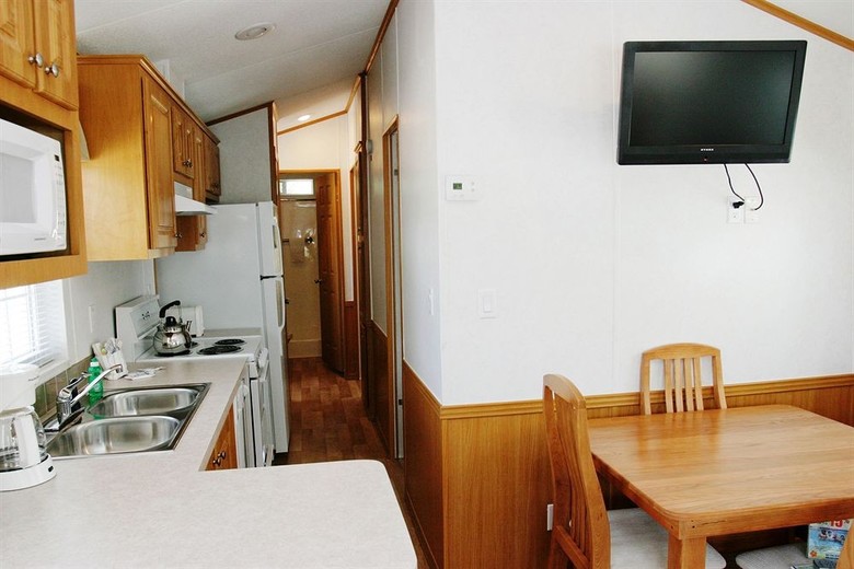 Hotel Tropical Palms Resort & Campground