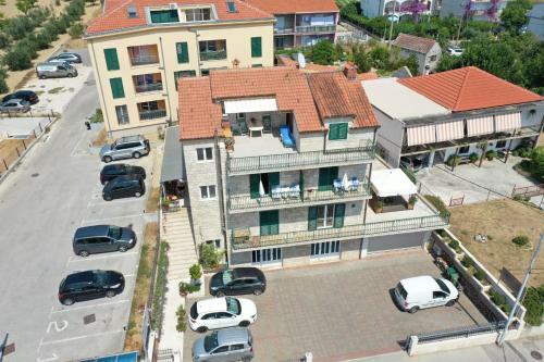 Nina Apartments