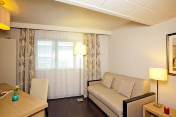 Hotel Residhome Nantes Berges De La Loire