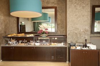 Hotel Residhome Nantes Berges De La Loire