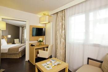 Hotel Residhome Nantes Berges De La Loire