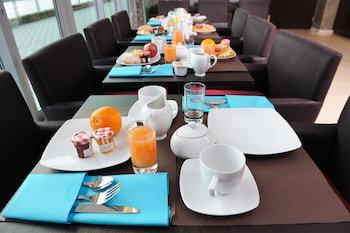 Hotel Residhome Nantes Berges De La Loire