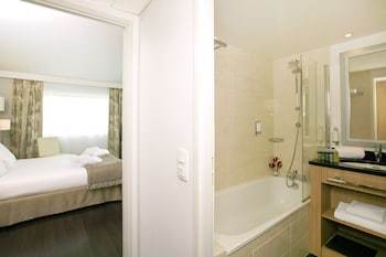 Hotel Residhome Nantes Berges De La Loire