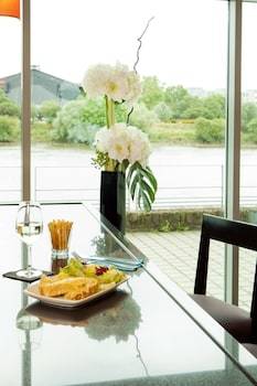 Hotel Residhome Nantes Berges De La Loire