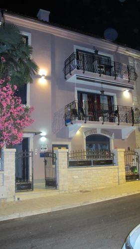 Hostal Kseni Accommodation