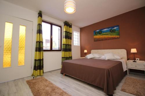 Apartments Rozanda