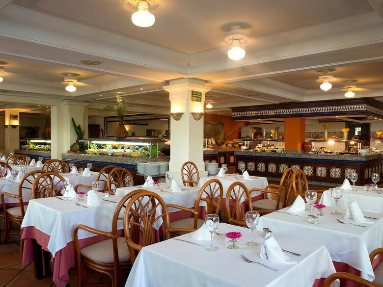 Hotel Bluebay Ban�s