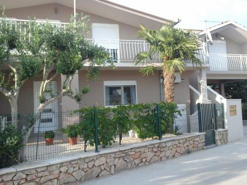Apartments Anita Frane