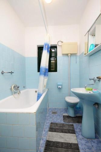 Apartments By The Sea Zavala (hvar) - 8745