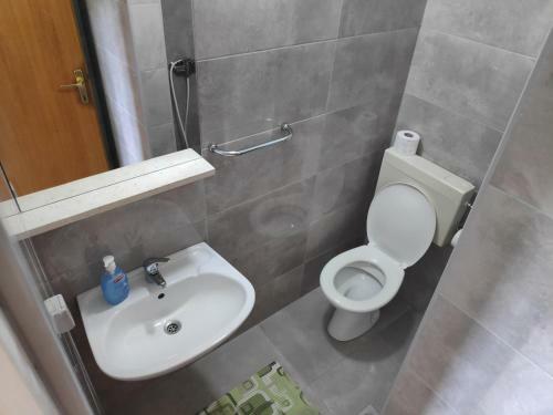 Hostal Dino And Jele Apartments
