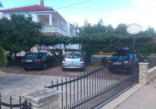 Apartments Tonimir