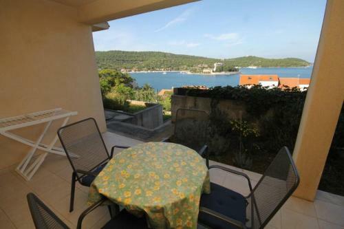 Apartments By The Sea Vis - 2441