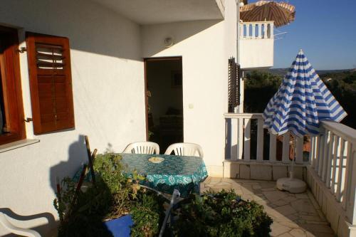 Apartments By The Sea Rogoznica - 4313