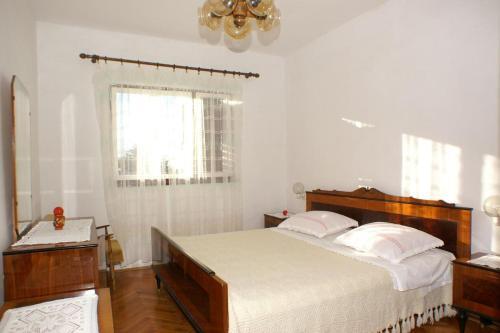 Apartments By The Sea Rogoznica - 4313