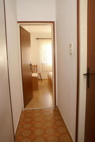 Apartments By The Sea Rogoznica - 4313