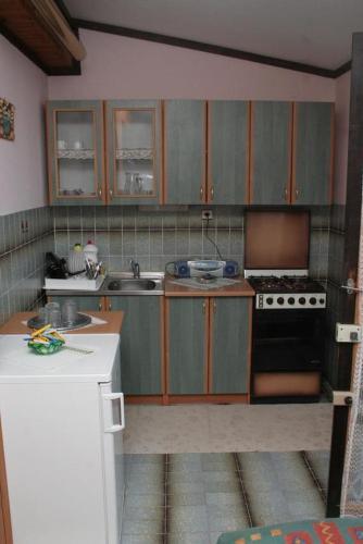Apartments By The Sea Rogoznica - 4263
