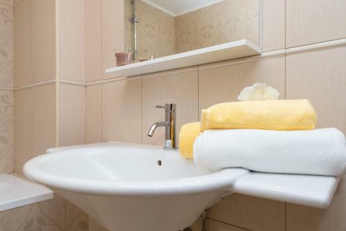 Apartments Lotos