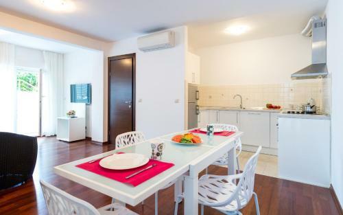 Apartments Lotos