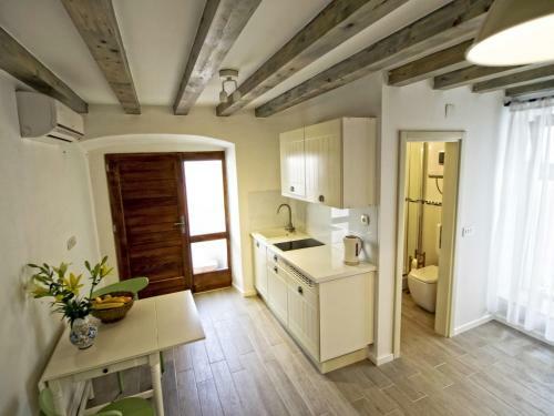 Anja Apartments