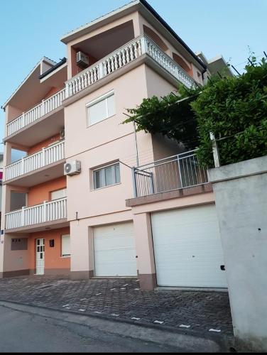 Apartments Juri?i?