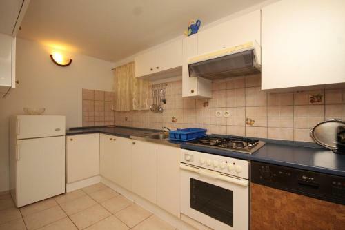 Apartments With A Parking Space Cunski (losinj) - 7867