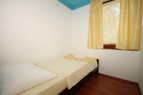 Apartments With A Parking Space Cunski (losinj) - 7867