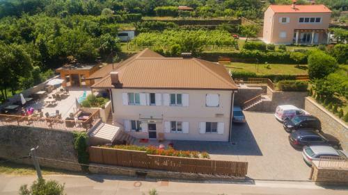 Hostal Guesthouse Opara