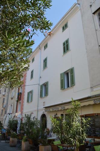 Hostal Piranika