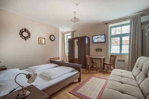 Hostal Guest House Parma