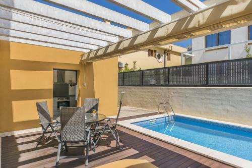 Villa Zafr� Montfarrutx