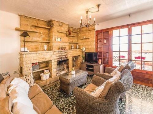 Ten-bedroom Holiday Home In Alcanar Platja