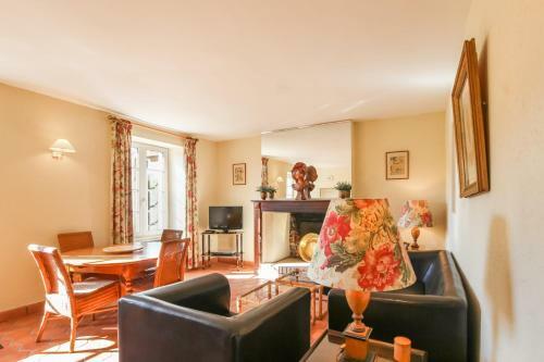 Holiday Home Ch�teau De Bouc�el Mont Saint Michel