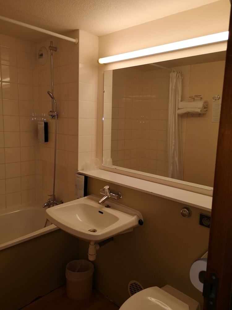 Hotel Campanile Angers Ouest - Beaucouz�
