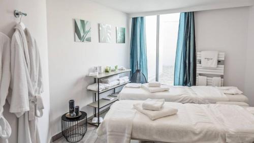 Hotel La Plage Art Et Emotions