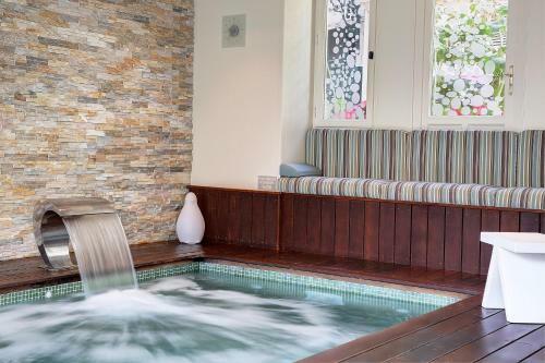 Hotel Best Western Le Dauphin Et Le Spa Du Prieur�