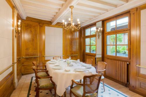 Hotel Best Western Le Dauphin Et Le Spa Du Prieur�
