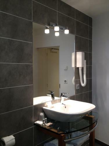Hotel Best Western Le Dauphin Et Le Spa Du Prieur�