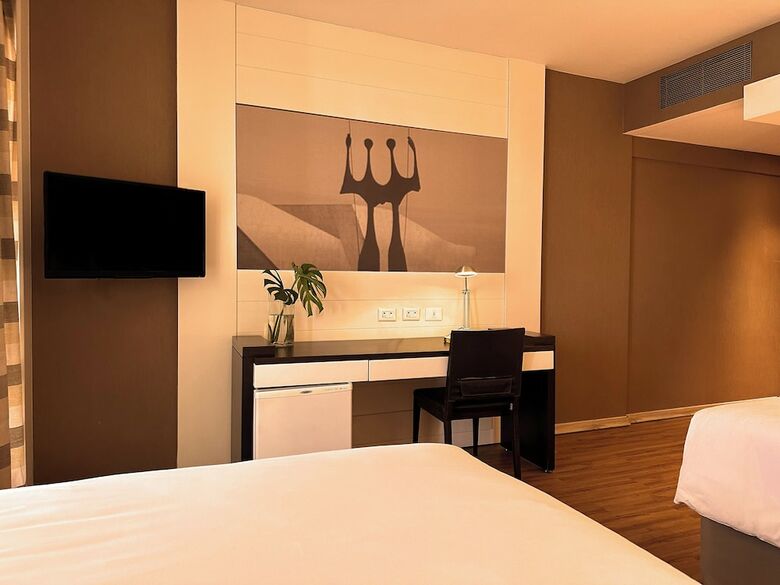 Hotel Kubitschek Plaza